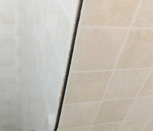 镇巴瓷砖空鼓维修公司分享阳台瓷砖脱落的修复过程可以分为以下几个步骤